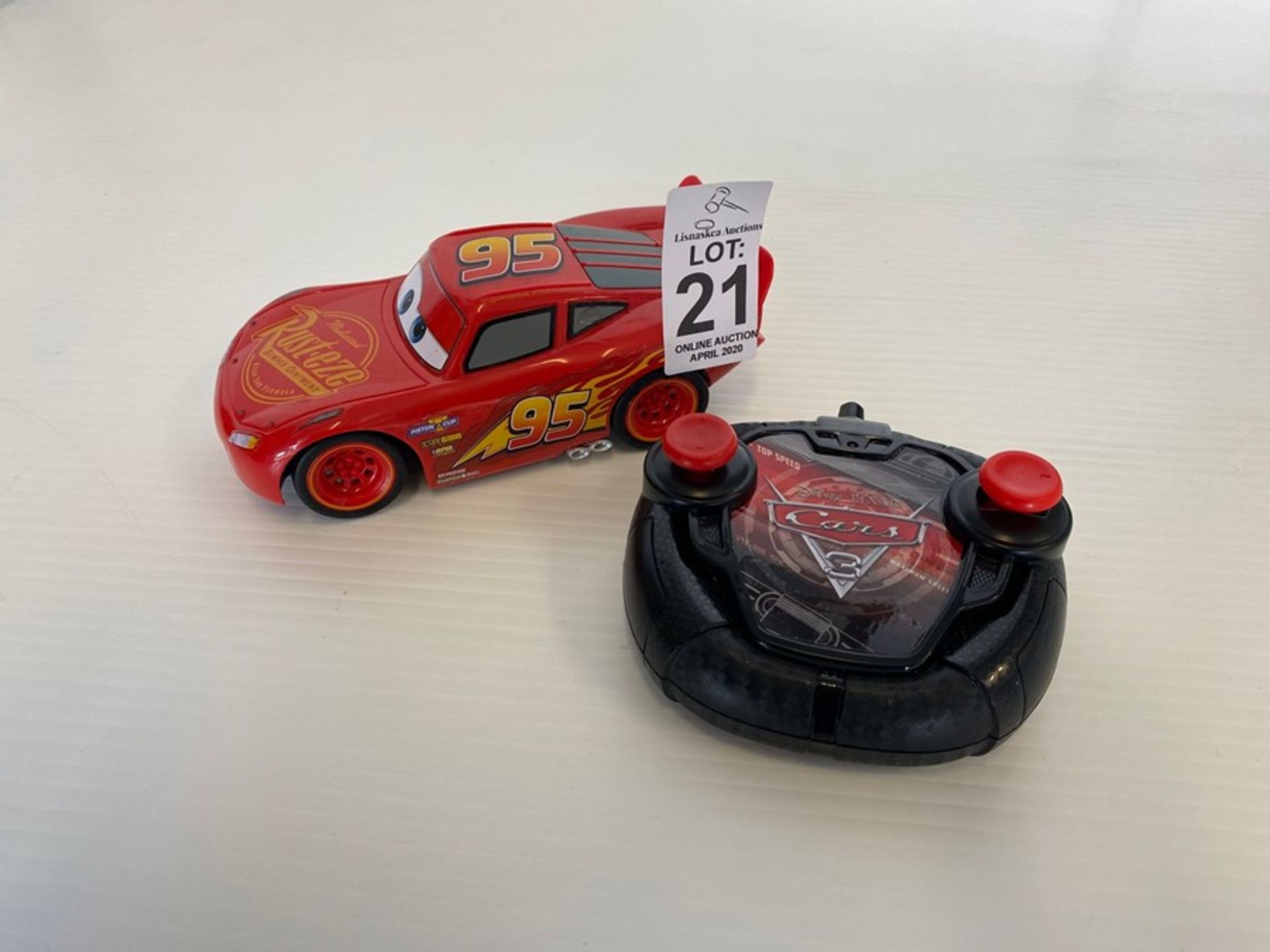 DISNEY CARS LIGHTENING MCQUEEN REMOTE CONTROL