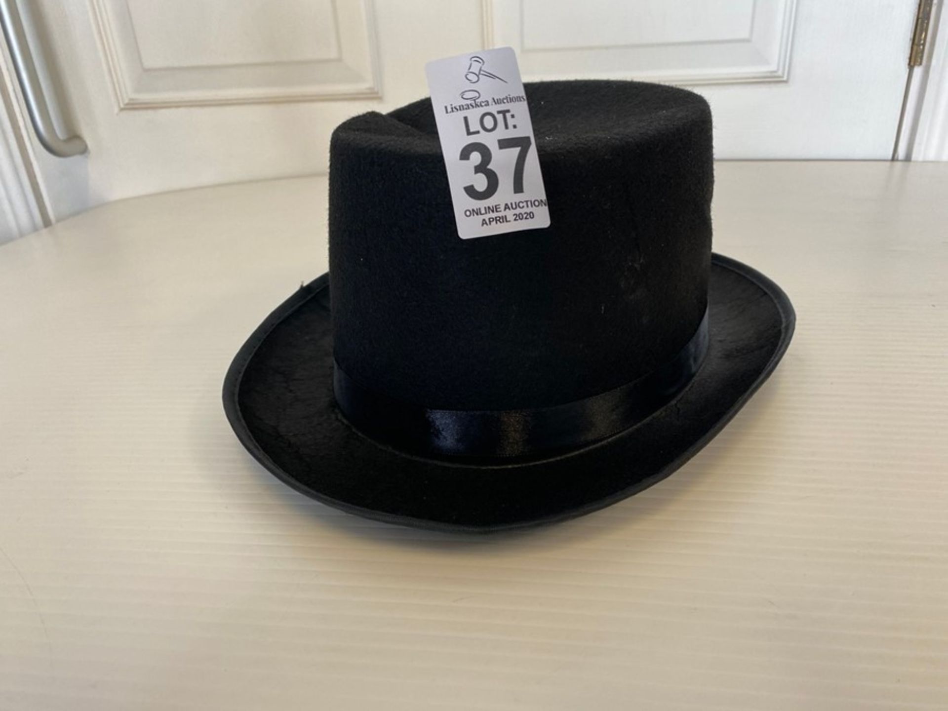 TOP HAT