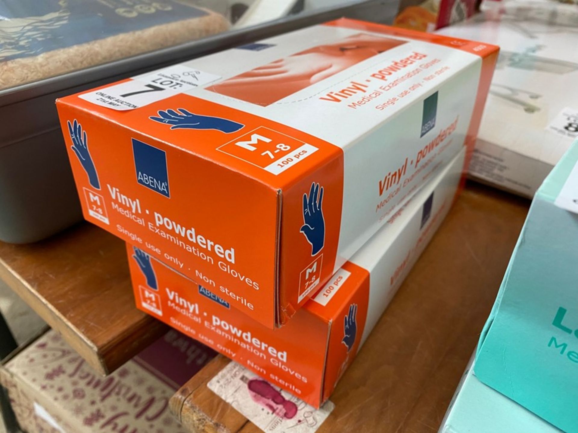 2X BOXES OF 100 DISPOSABLE MEDICAL GLOVES