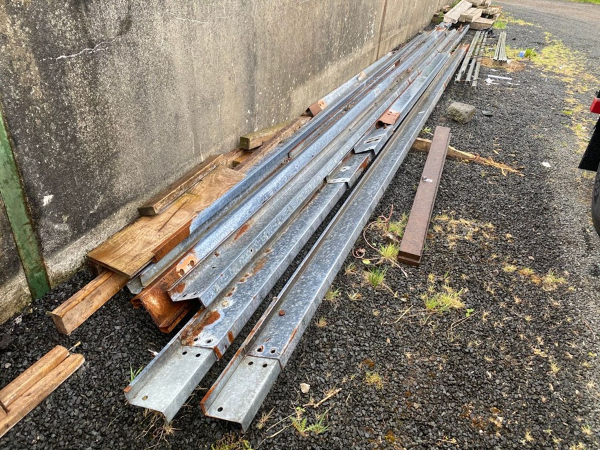 JOB LOT OF 18FT GALVANISED ROOFING PURLINS