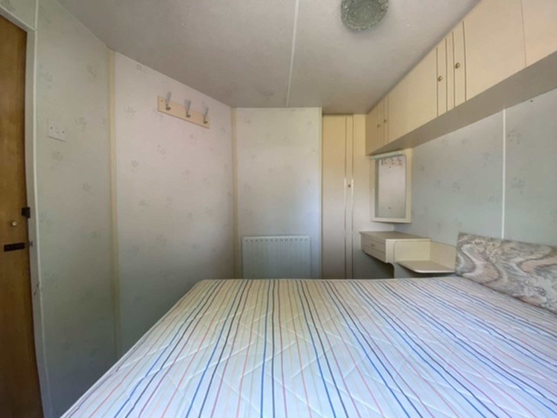 30x 10 GALAXY 2 BEDROOM STATIC CARAVAN WITH NEW GAS FIRED CENTRAL HEATING - Image 8 of 9