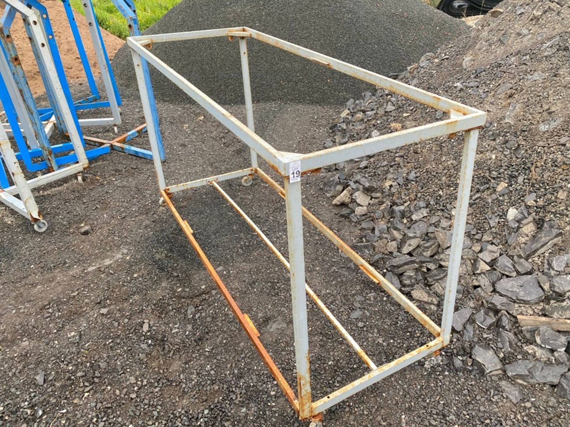 STEEL TROLLEY BENCH ON WHEELS