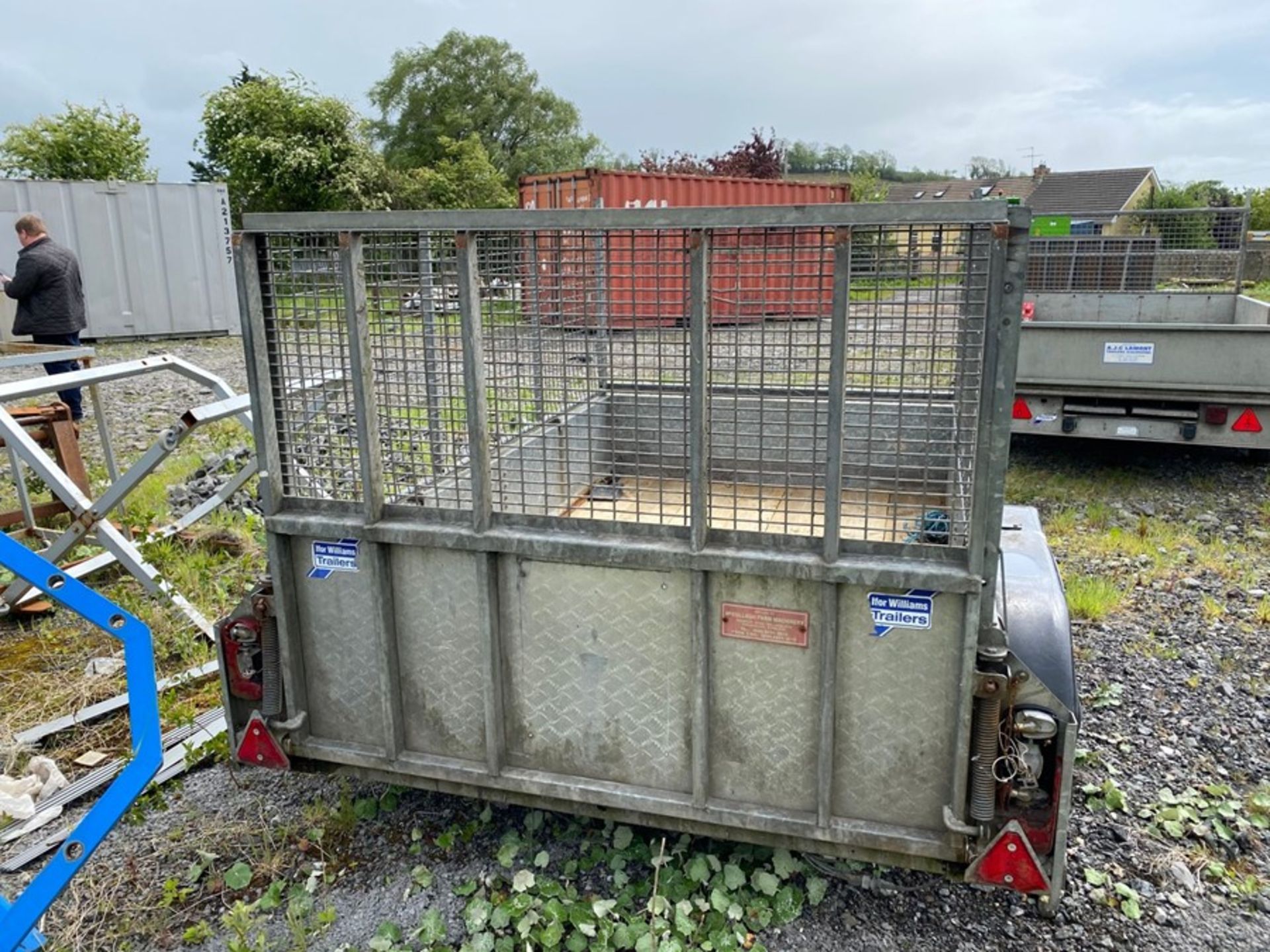 8FT X 5FT I-FOR WILLIAMS TWIN-AXLE TRAILER WITH HIGH MESH SIDES & TAIL DOOR RAMP - Image 3 of 7