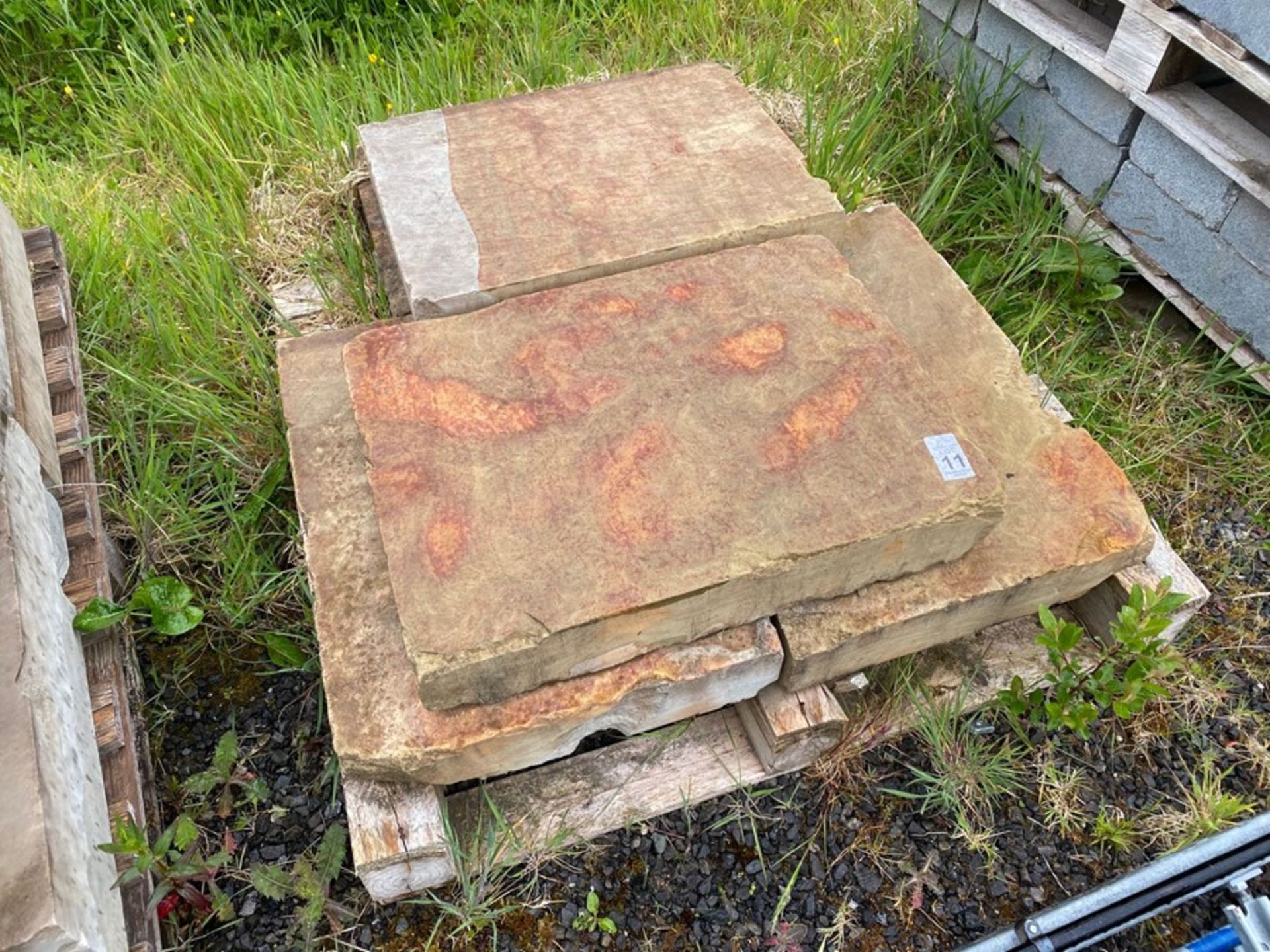 PALLET OF SANDSTONE SLABS