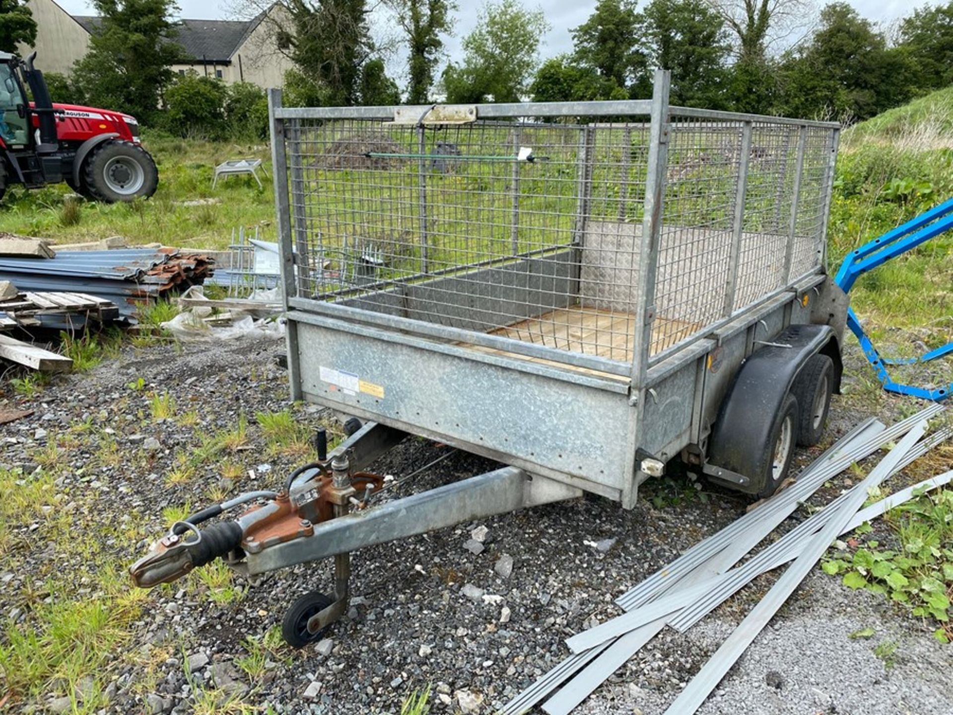 8FT X 5FT I-FOR WILLIAMS TWIN-AXLE TRAILER WITH HIGH MESH SIDES & TAIL DOOR RAMP - Image 2 of 7