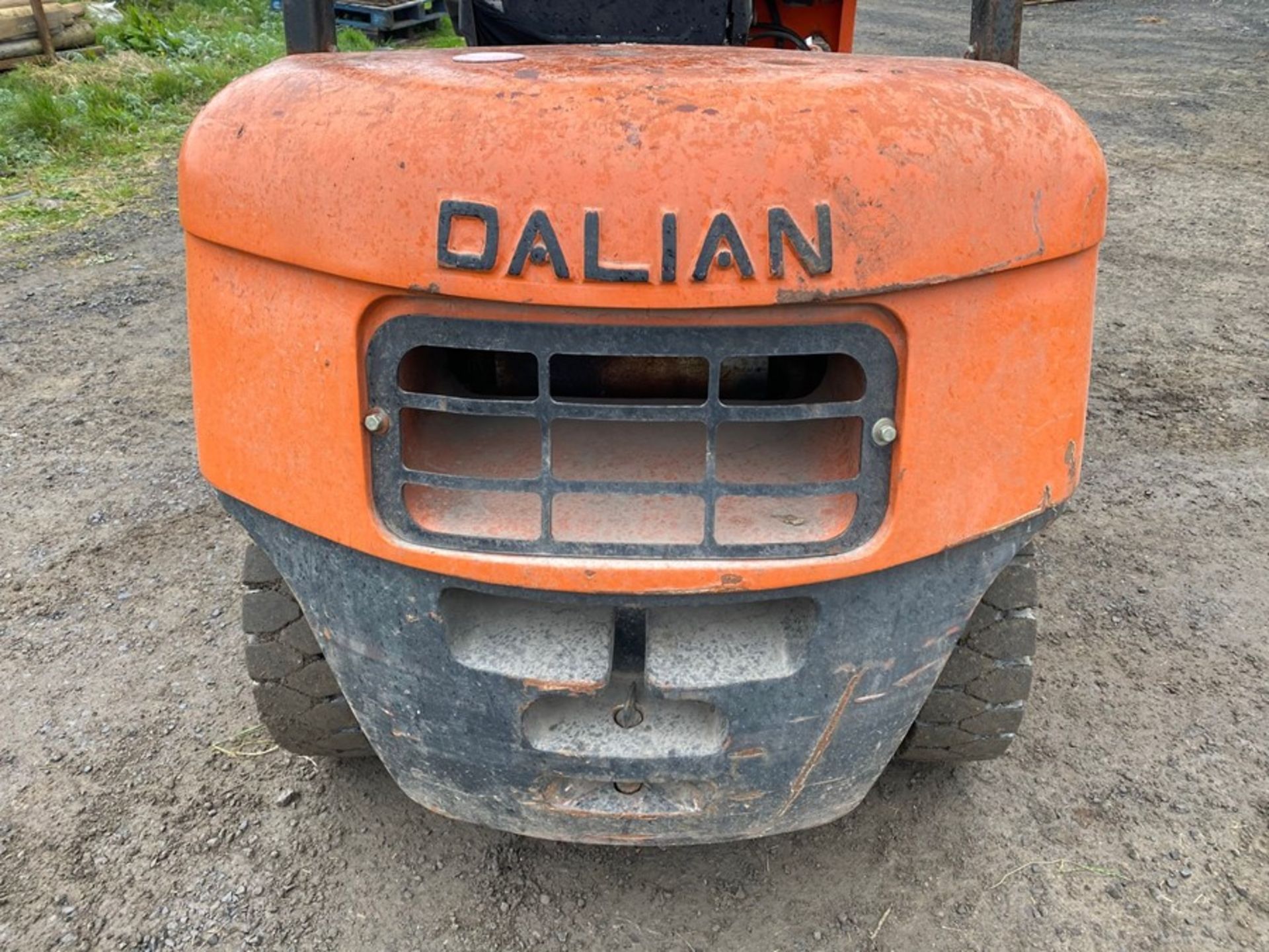 DALIAN 3TONNE FORKLIFT 904 HOURS C/W NEW SOLID BACK WHEELS (RUNNING WELL) - Image 7 of 9