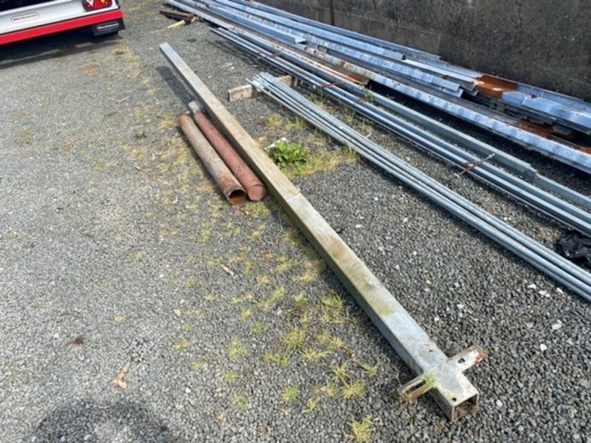 16FT GALVANISED BOX IRON & 2X 4FT STEEL BOLLARDS