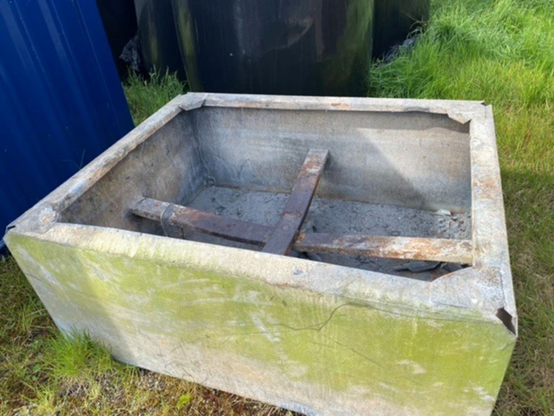 GALVANISED TANK