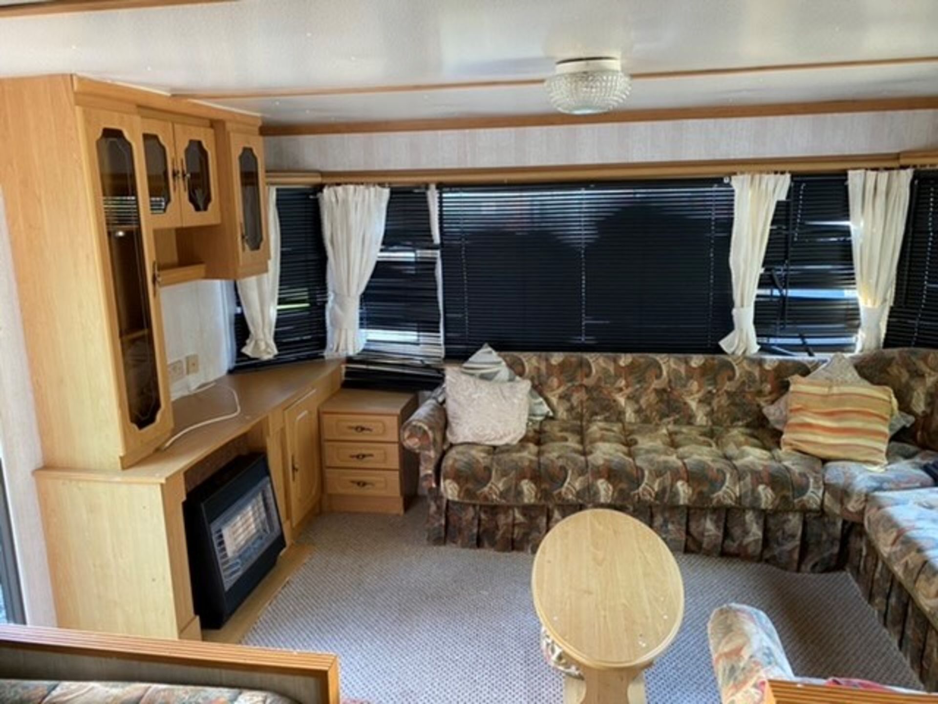 WILLERBY GRANADA STATIC CARAVAN (32FT X 12FT) - Image 6 of 10