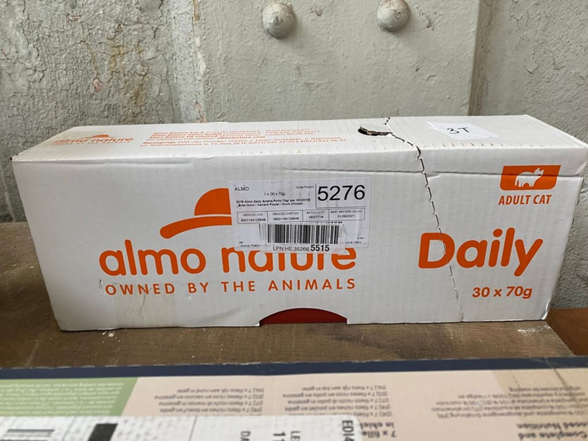 30X POUCHES OF ALMO NATURE DAILY CAT FOOD