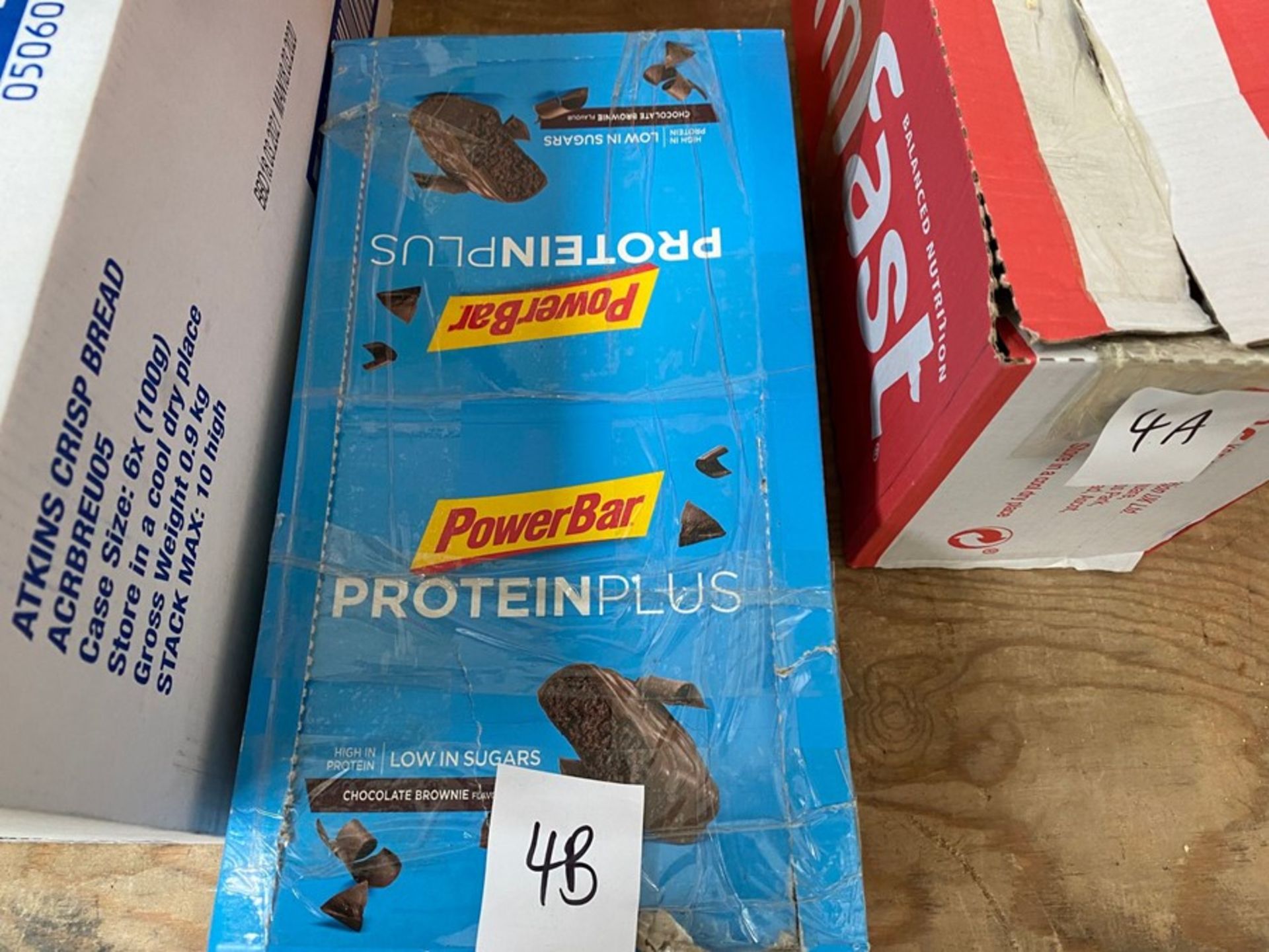 BOX OF POWERBAR PROTEINPLUS PROTEIN BARS