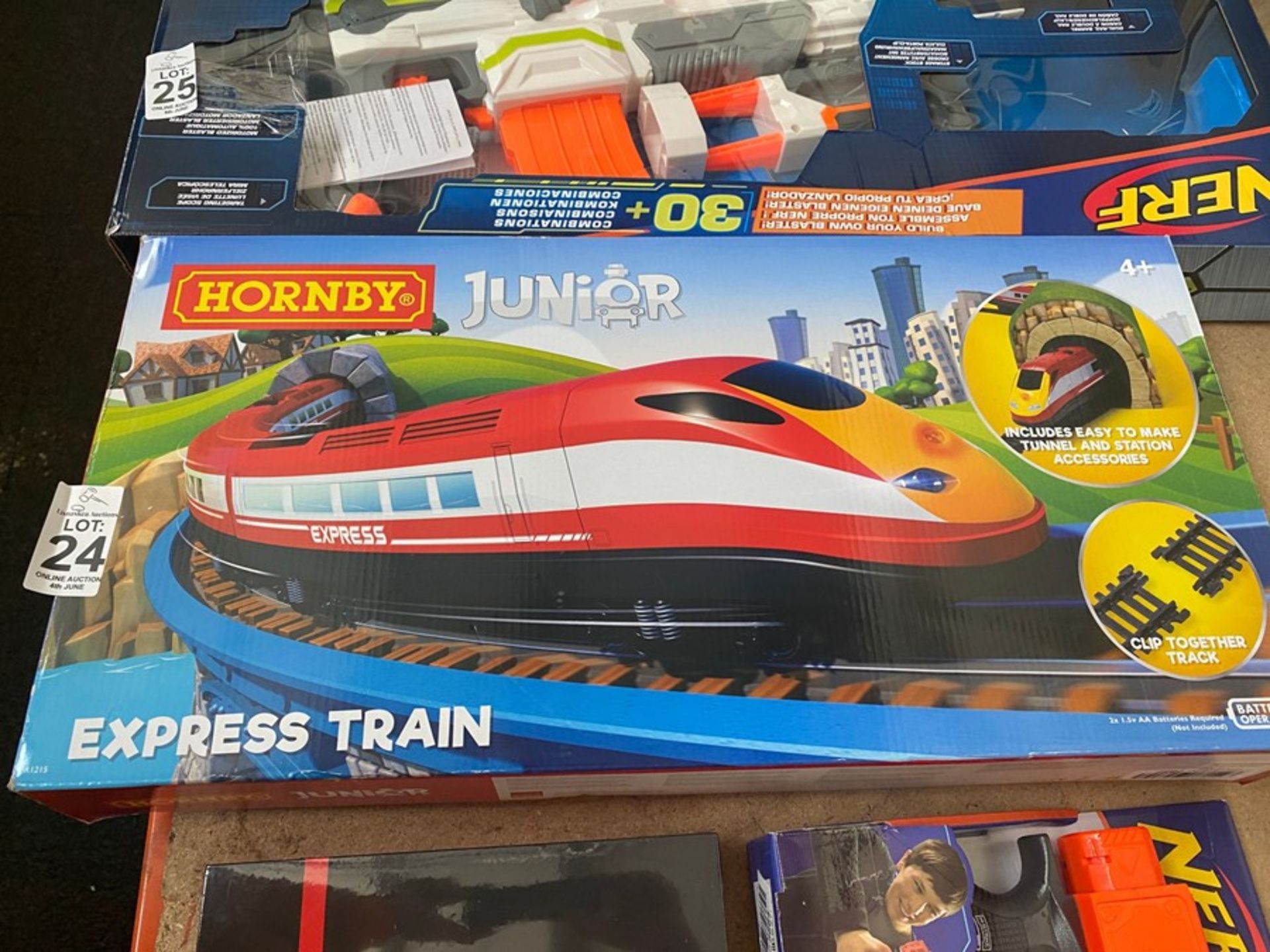 HORNBY JUNIOR EXPRESS TRAIN SET