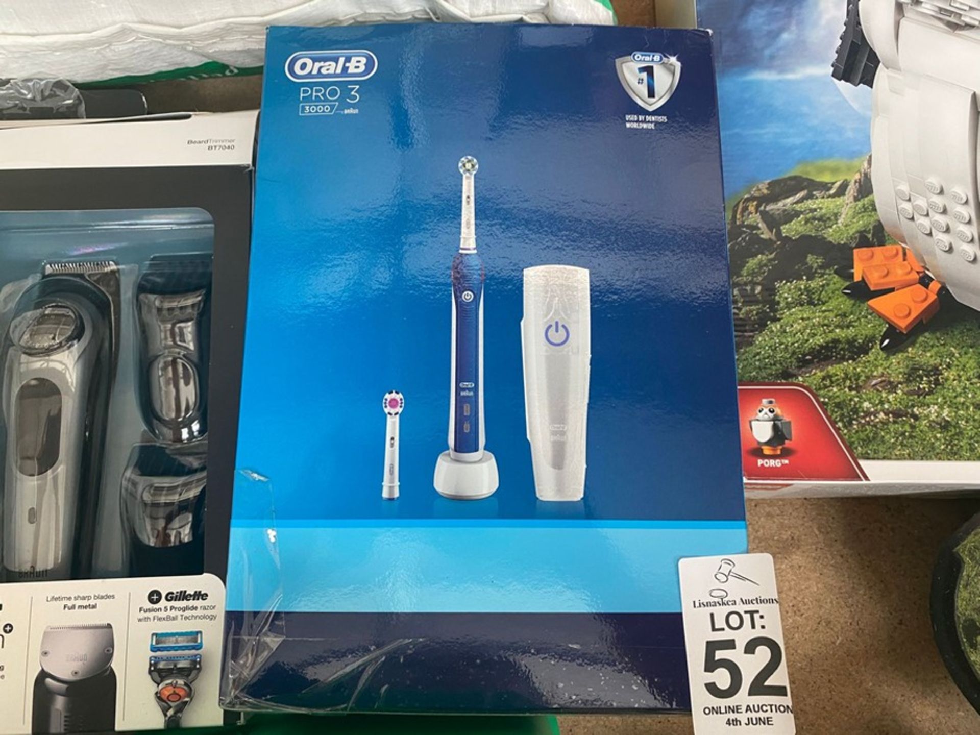 ORAL-B PRO 3 ELECTRIC TOOTHBRUSH (WORKING)