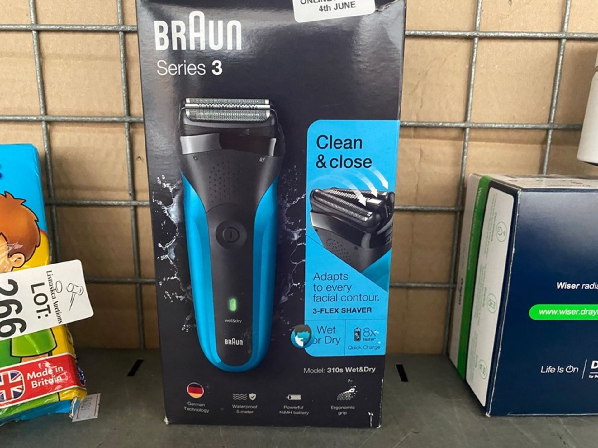 BRAUN SERIES 3 WET/DRY SHAVER (WORKING)