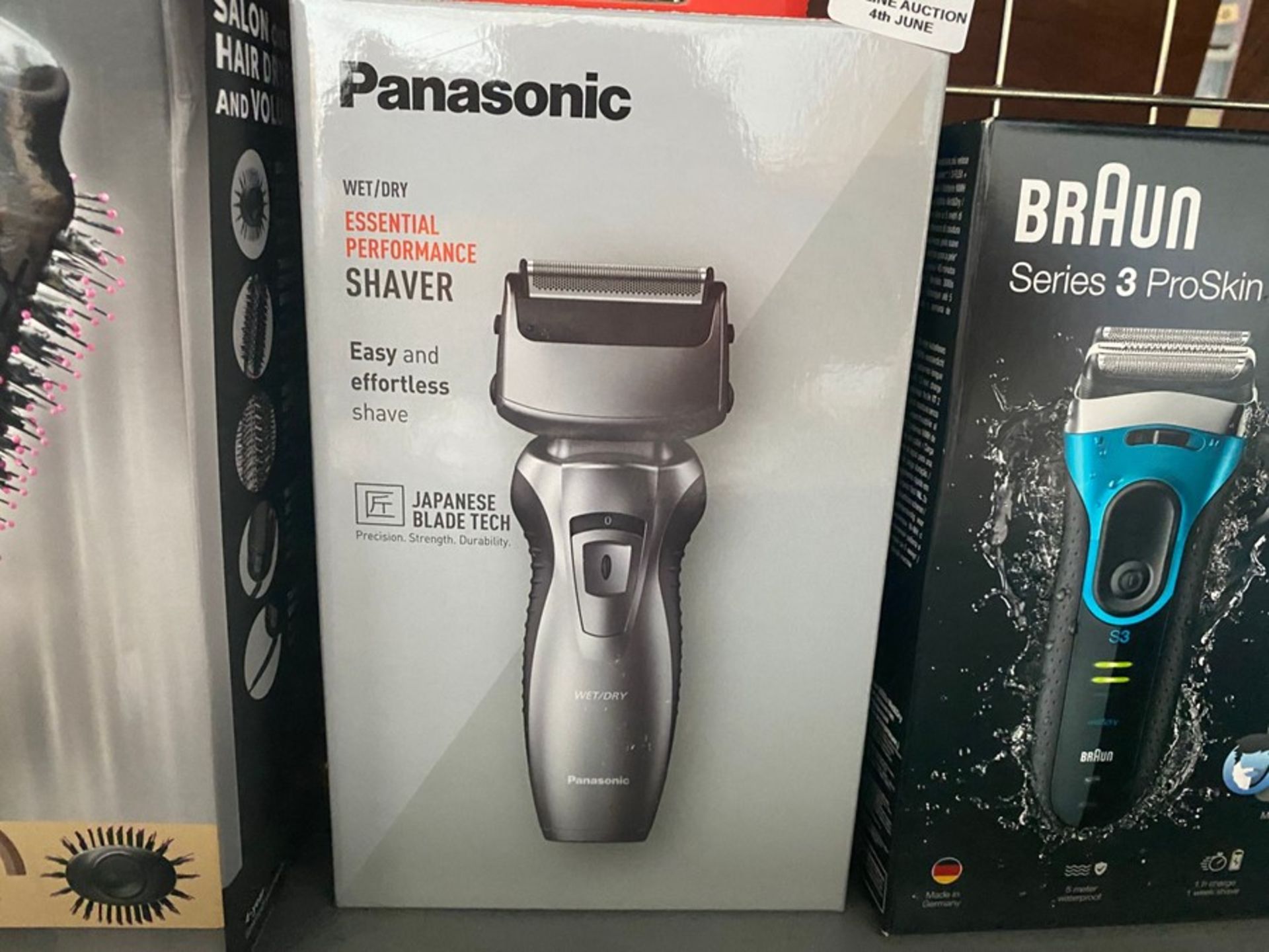 PANASONIC WET/DRY ESSENTIAL PERFORMANCE SHAVER (WORKING)