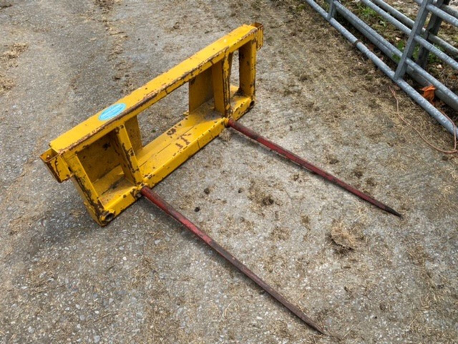 BALE SPIKE (FOR JCB SKID STEER) (NO VAT ON HAMMER PRICE)