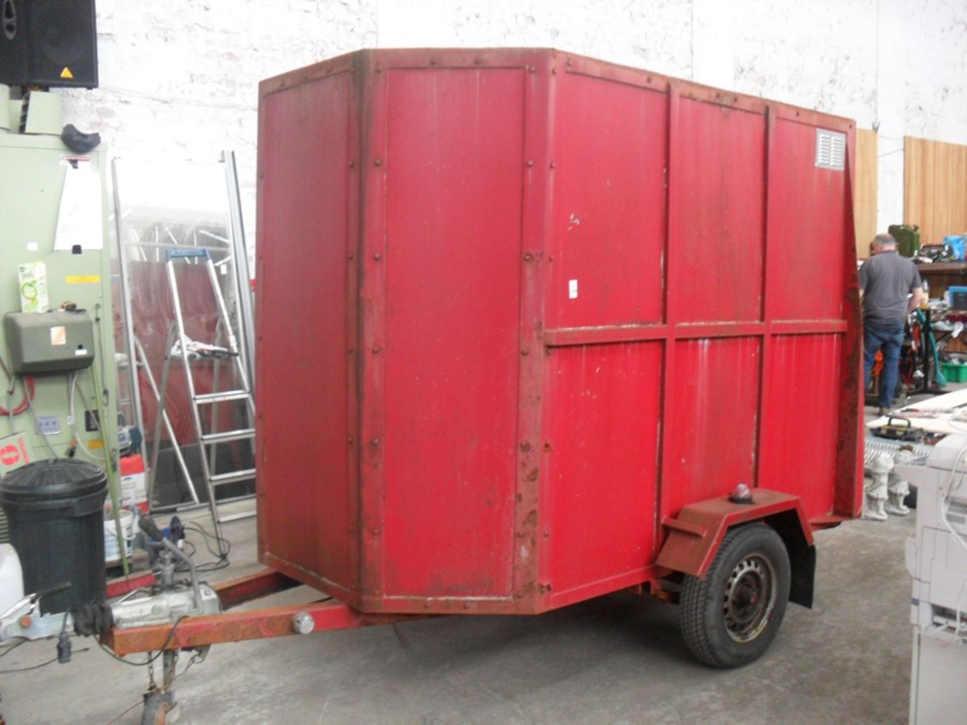 8FT X 5FT APPROX METAL BOX TRAILER