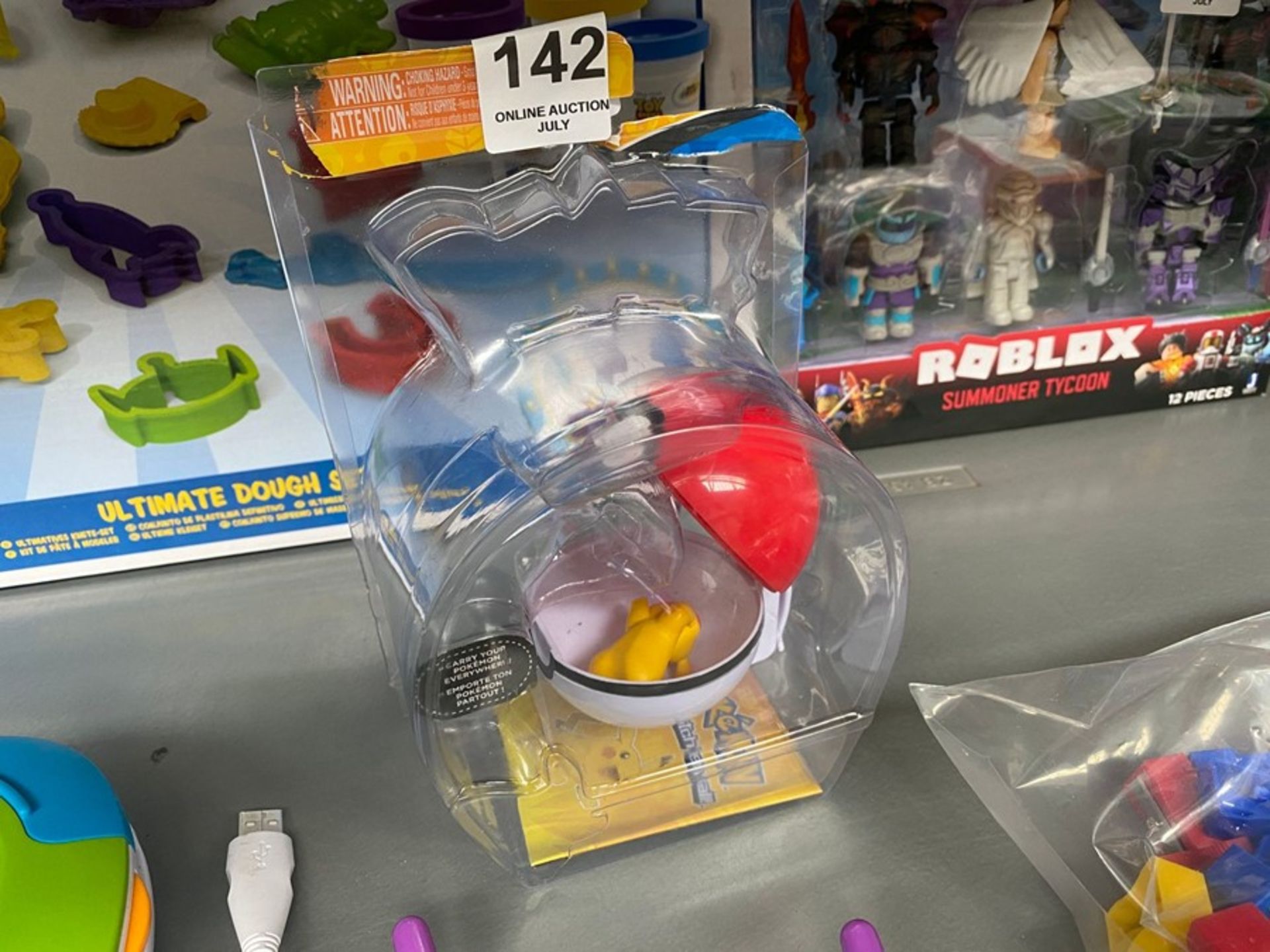 POKEMON BALL WITH PIKACHU