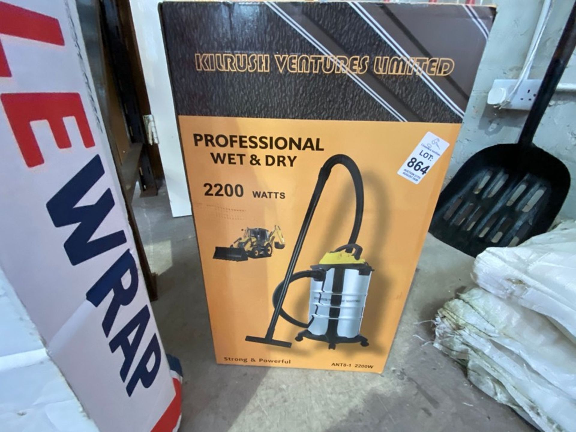 PROFESSIONAL WET AND DRY VACUUM CLEANER NEW - Image 2 of 2