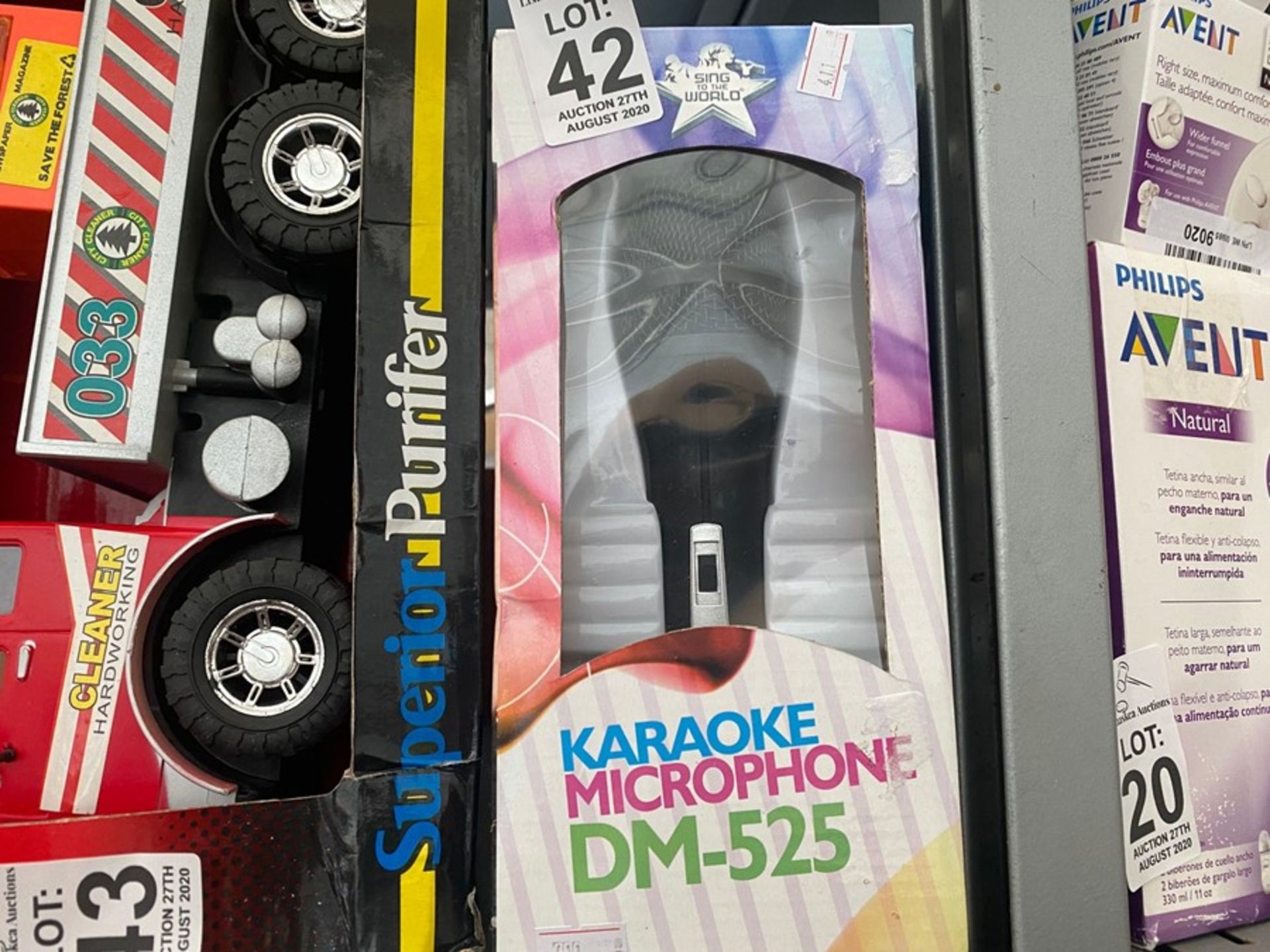 DM 525 BOXED KARAOKE MICROPHONE