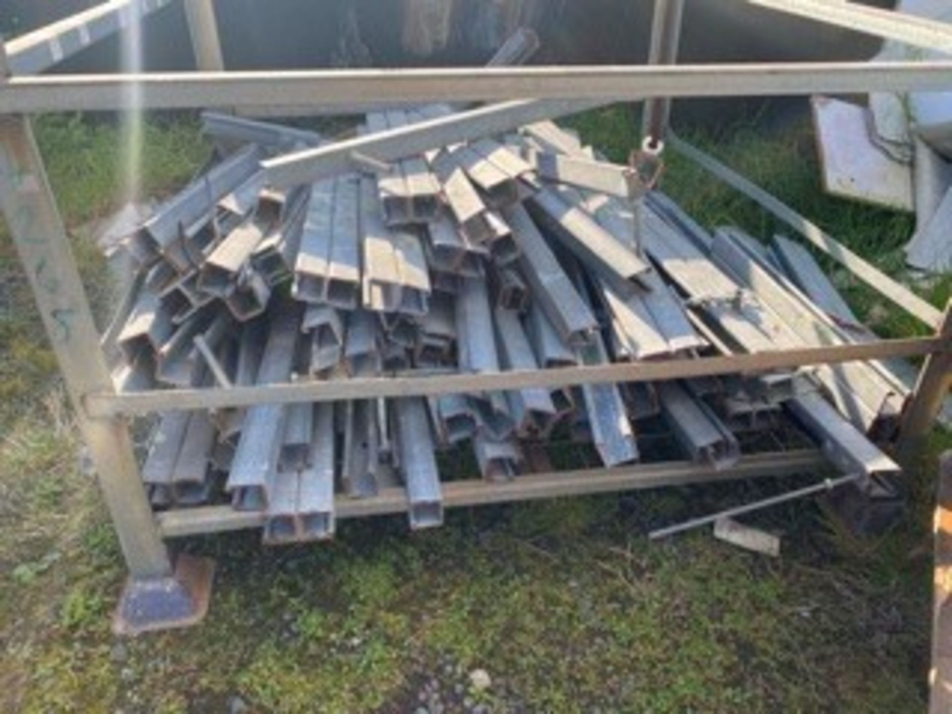 CRATE OF ASSORTED LENGTHS OF HEAVY GALVANISED STEEL (CRATE NOT INCLUDED)