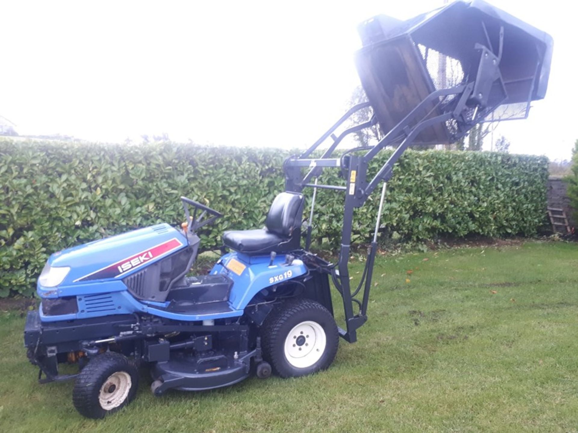 ISEKI SXG 19 diesel ride on mower with 52" cut. Hydro static. High tip. Great condition. FULLY - Image 2 of 5