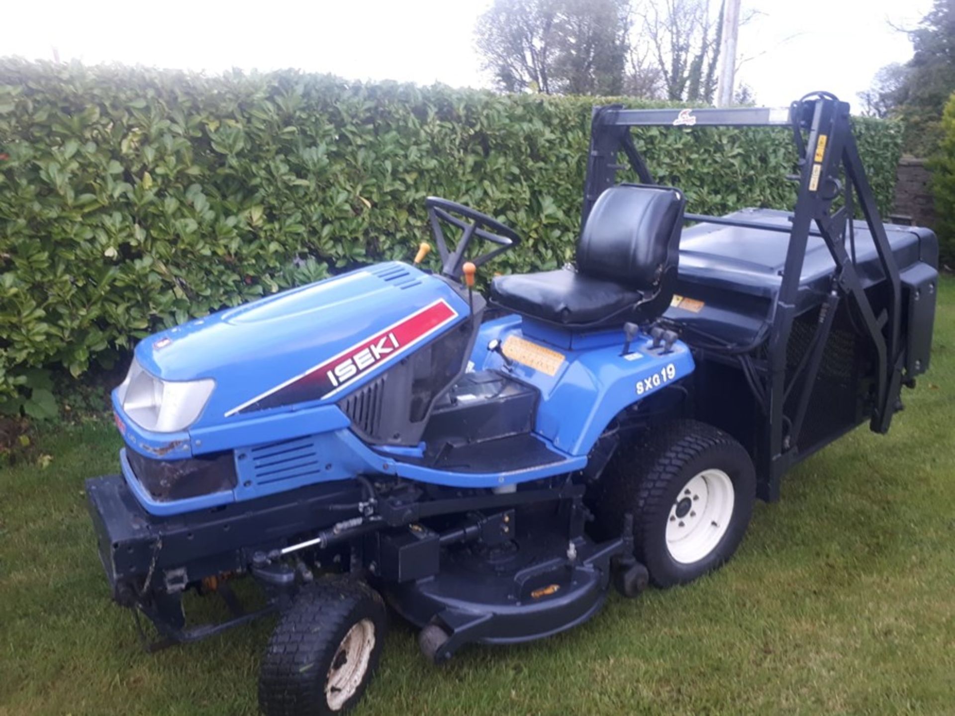 ISEKI SXG 19 diesel ride on mower with 52" cut. Hydro static. High tip. Great condition. FULLY