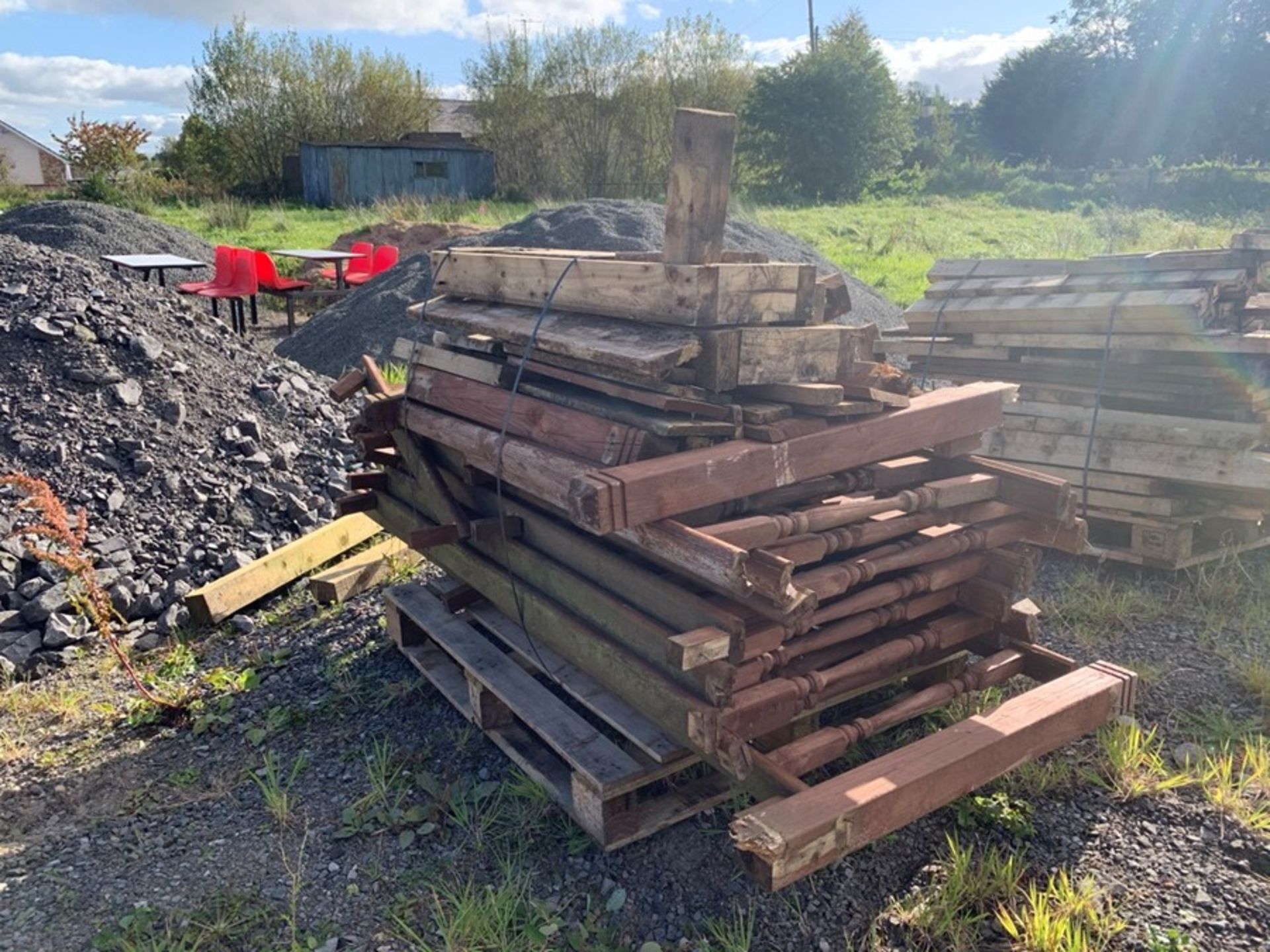 PALLET OF ASSORTED TIMBER