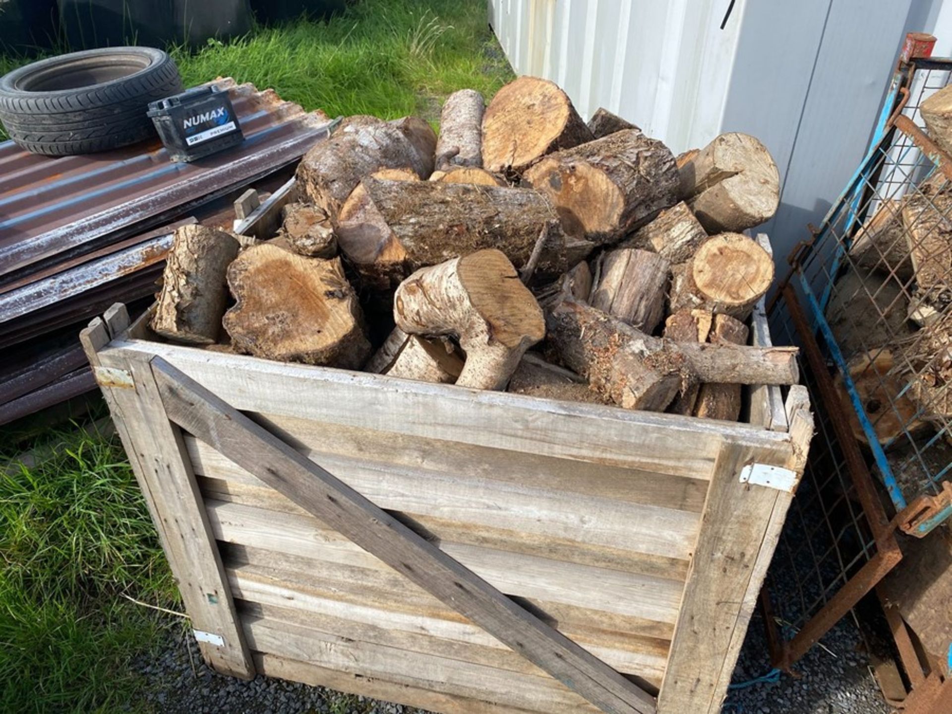 LARGE WOODEN CRATE OF TIMBER (CRATE NOT INCLUDED)
