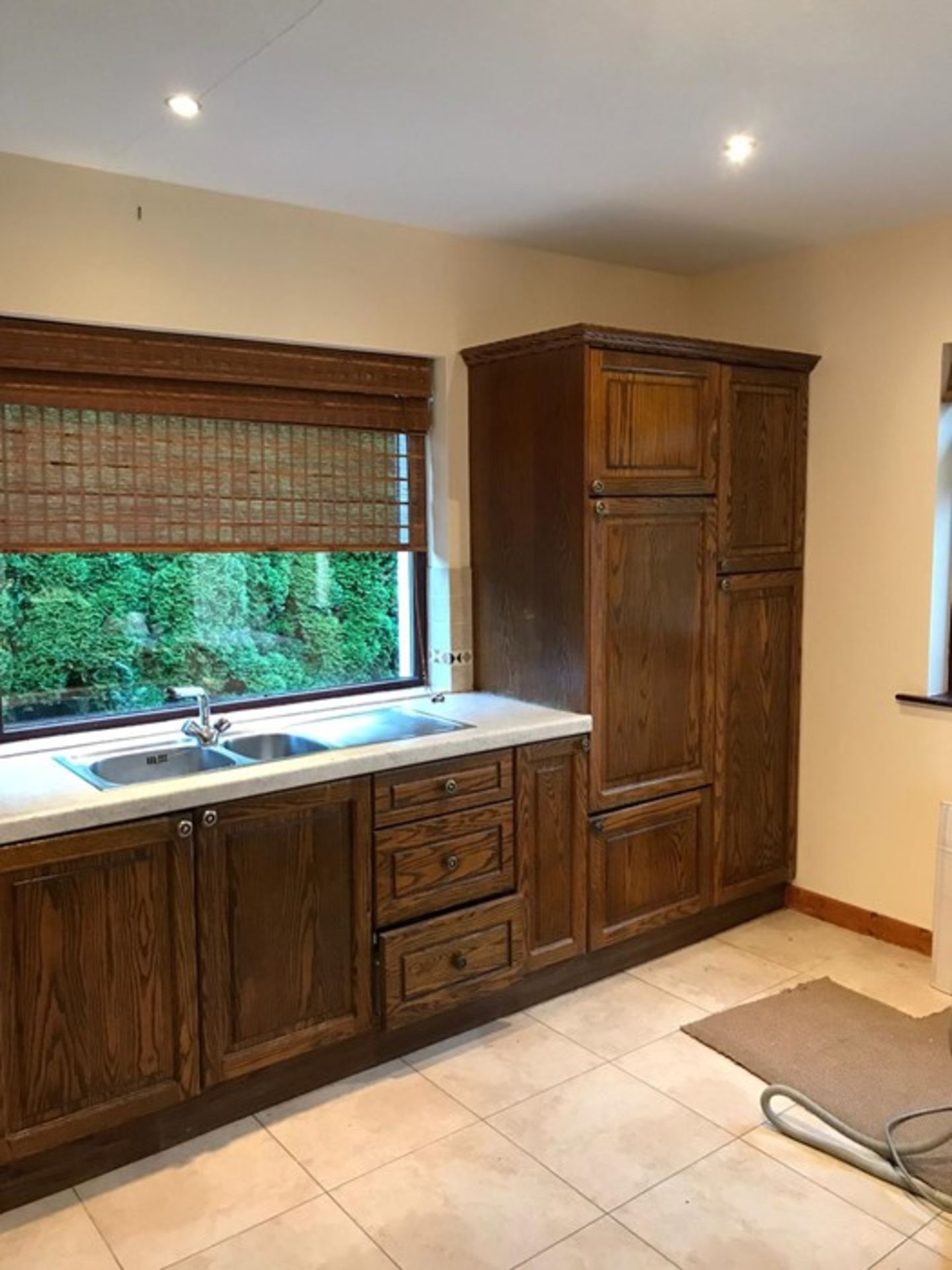 FULL KITCHEN - INCLUDING OVEN HOBB DISHWASHER WASHING MACHINE (ALL WORKING) KITCHEN TO BE REMOVED BY - Image 2 of 10