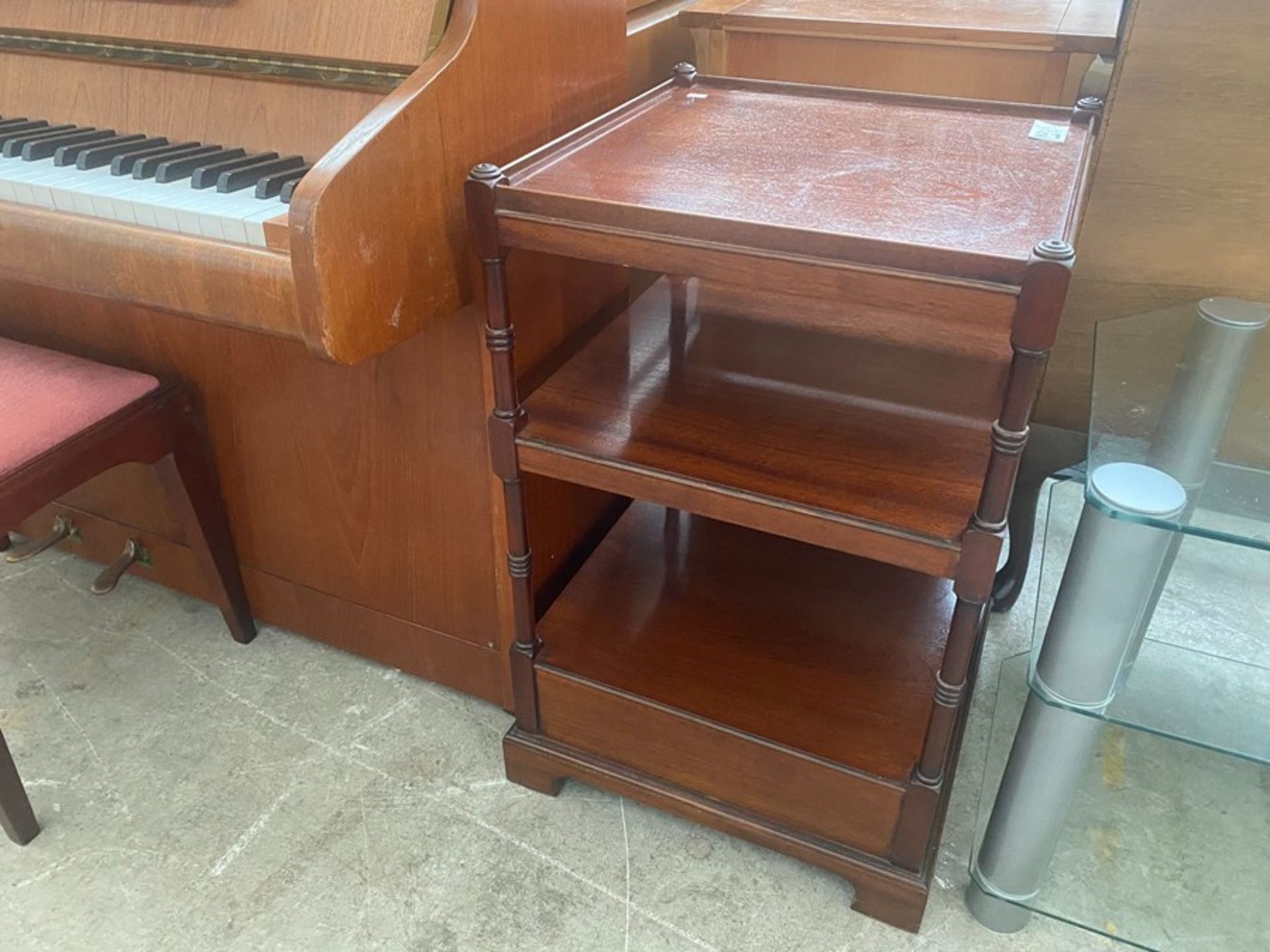 MAHOGANY 3 SHELF UNIT