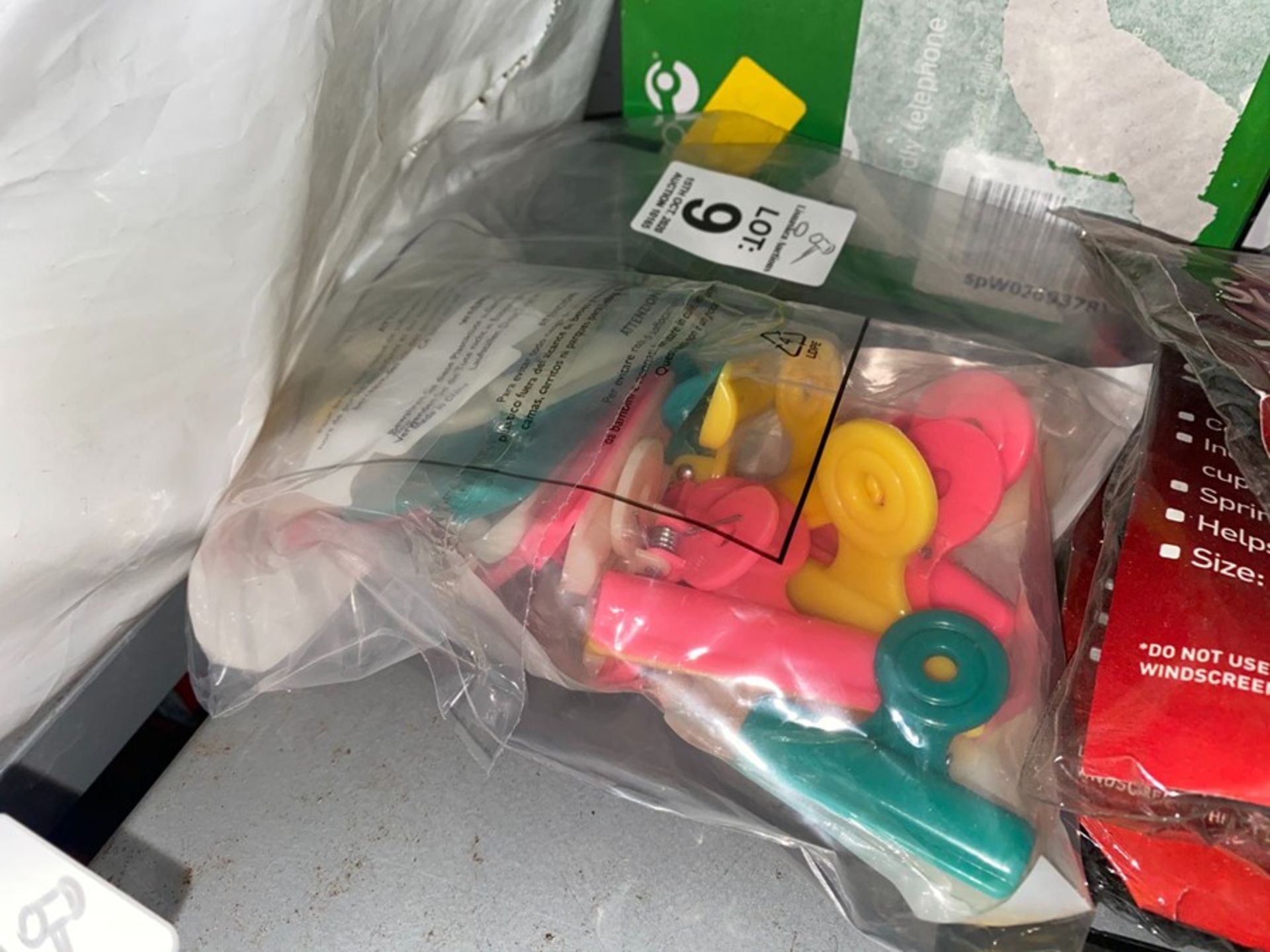 BAG OF COLOURED CLIPS