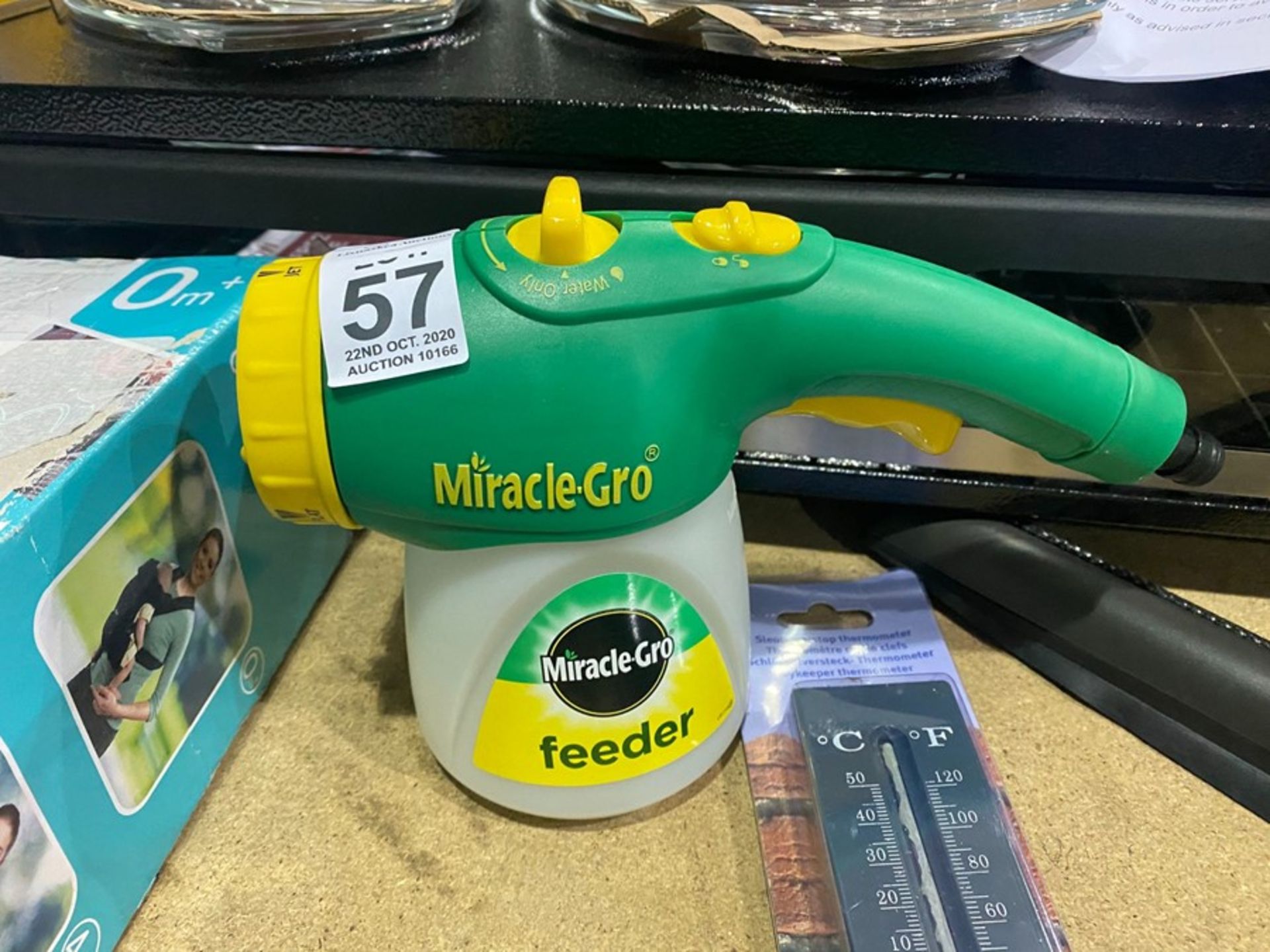 MIRACLE GRO SPRAY FEEDER