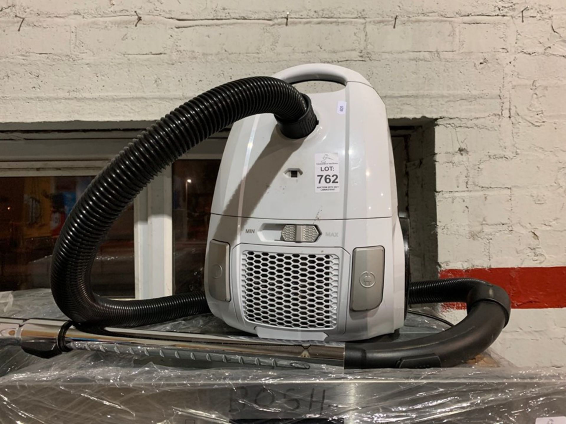 VACUUM CLEANER (WORKING)