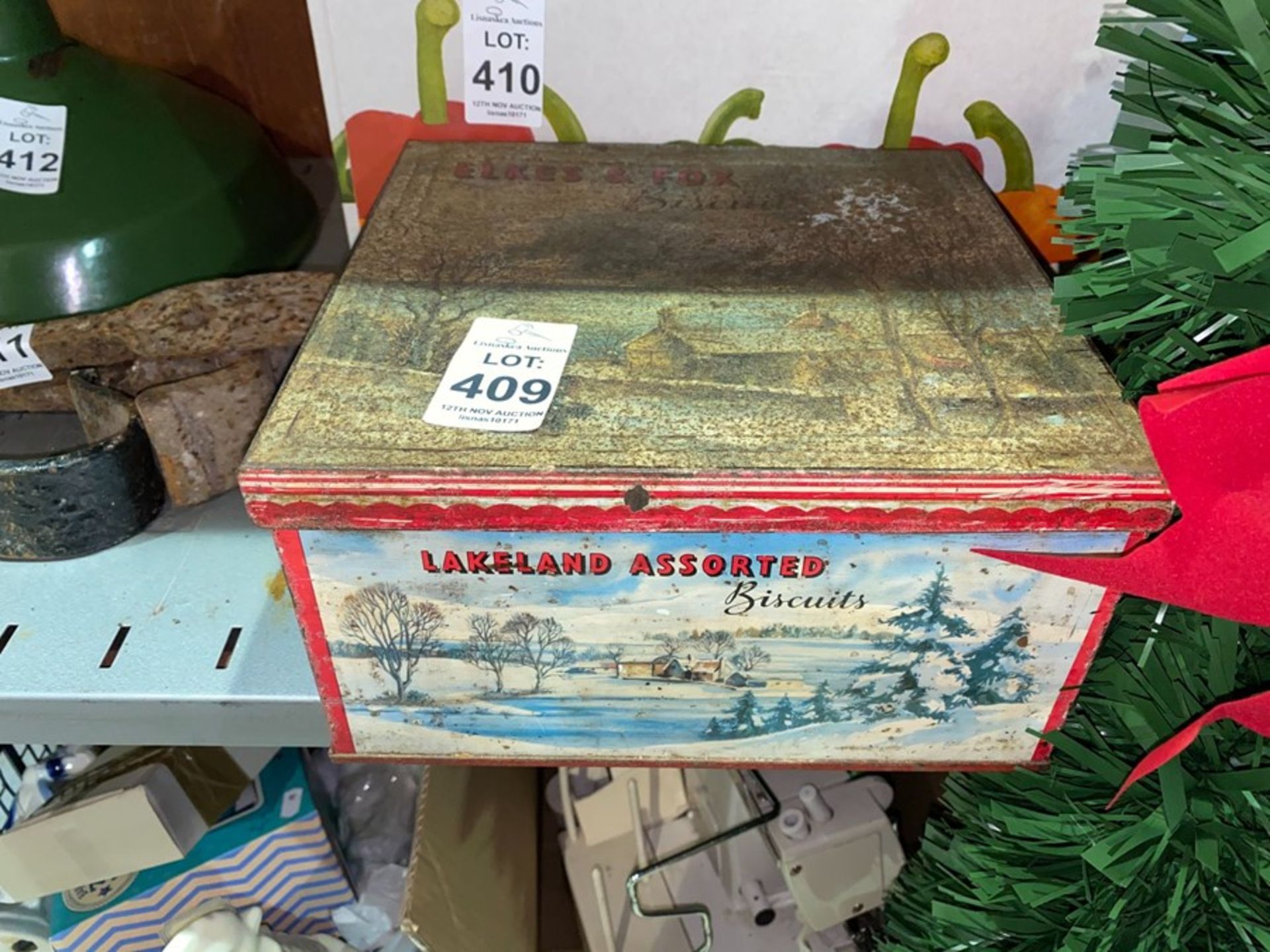 TIN BOX OF OLD POSTCARDS - Image 2 of 3