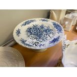 BLUE & WHITE CAKE STAND