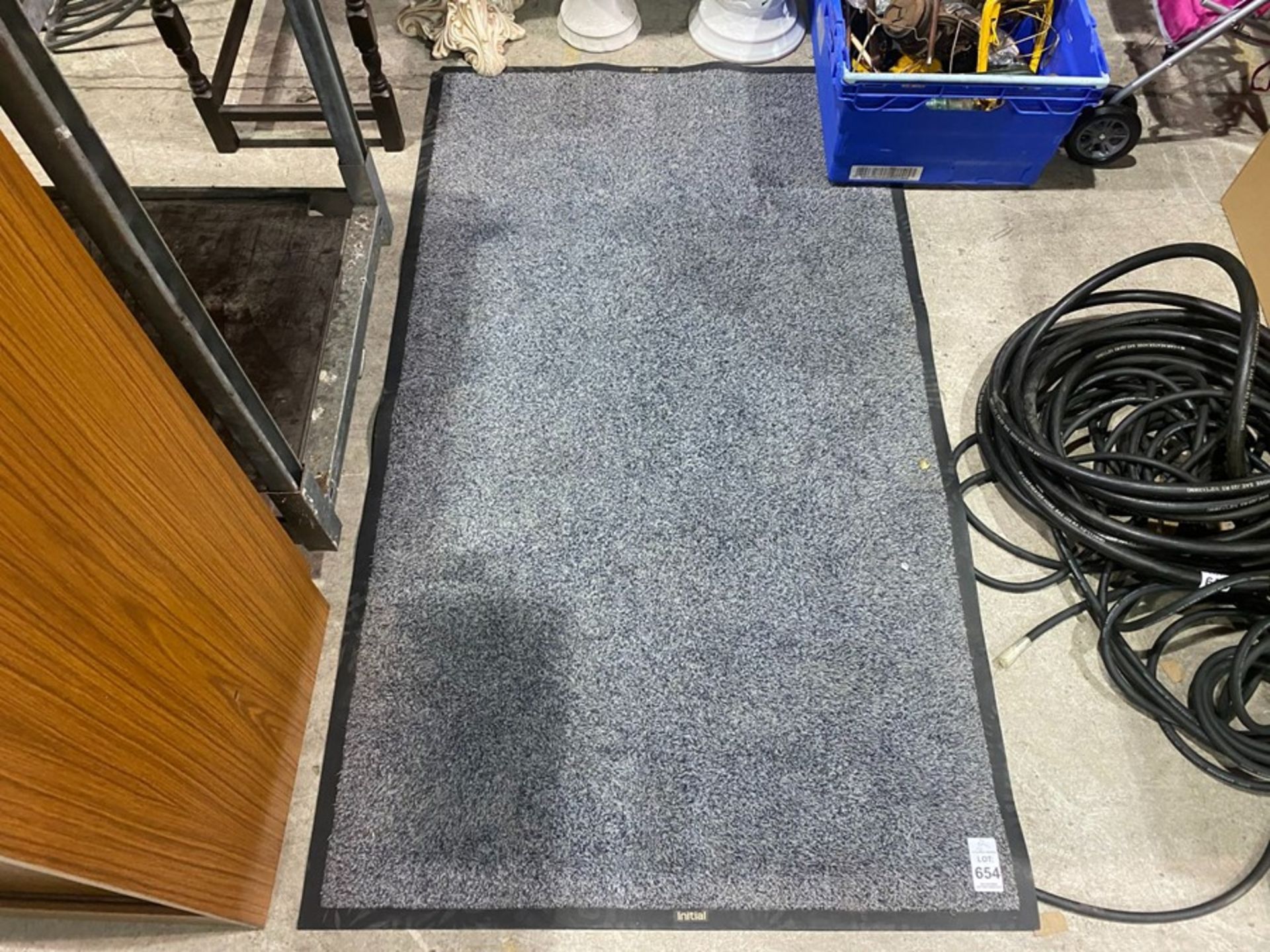 APPROX 3X5FT EASY CLEAN INDUSTRIAL FLOOR MAT