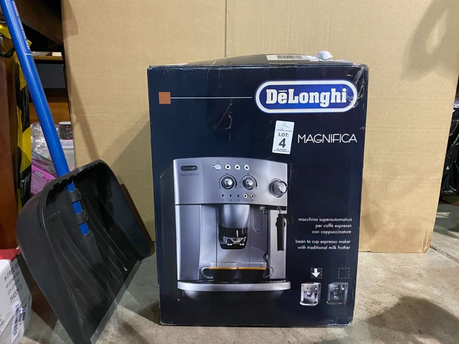 DELONGHI MAGNIFICA COFFEE MACHINE