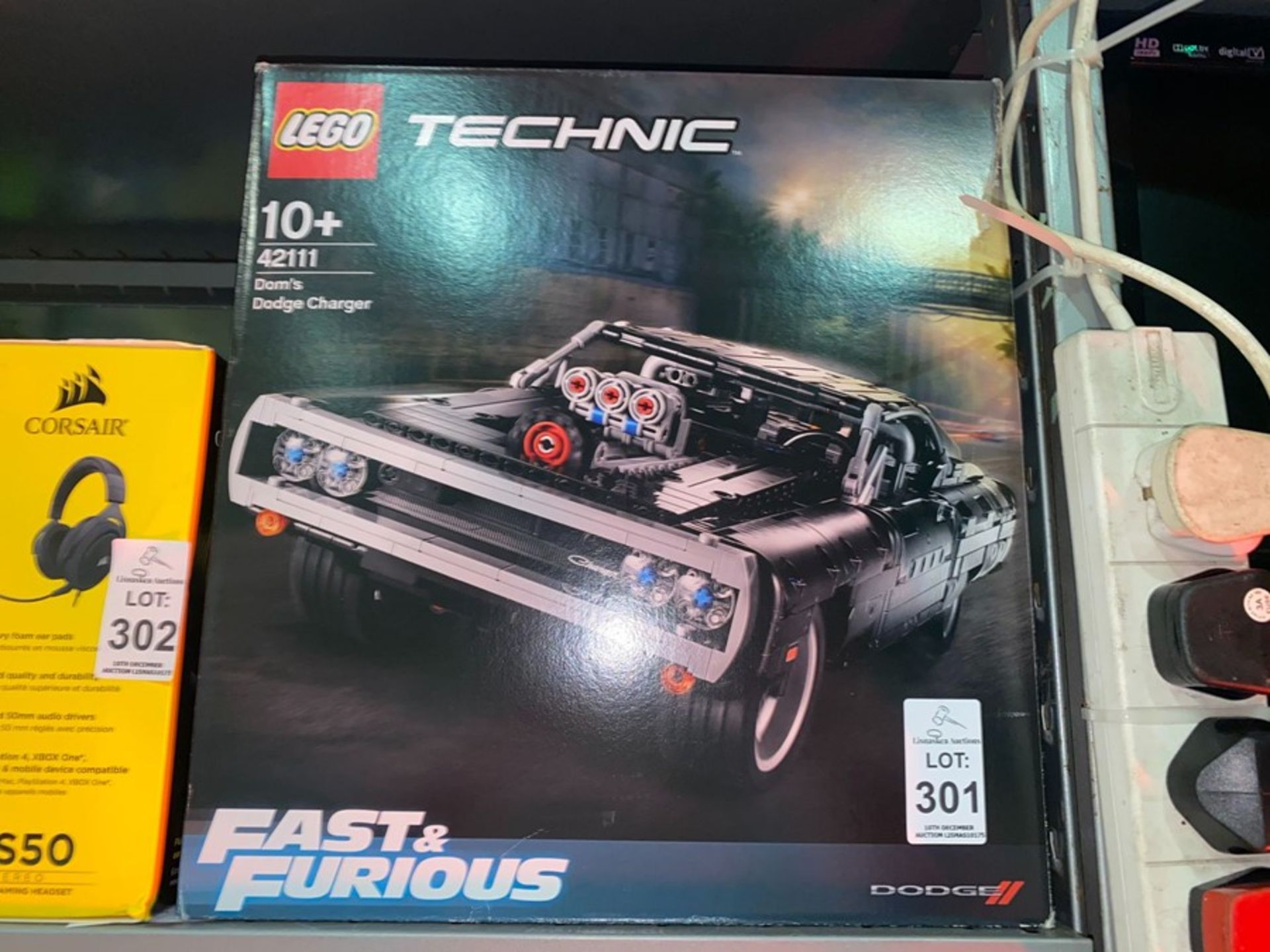 LEGO TECHNIC FAST & FURIOUS DOM'S DODGE CHARGER 42111