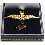 Royal Air Force silver gilt Sweetheart badge + box of issue. Badge hallmarked "BOG, 925 Birm. 2002".