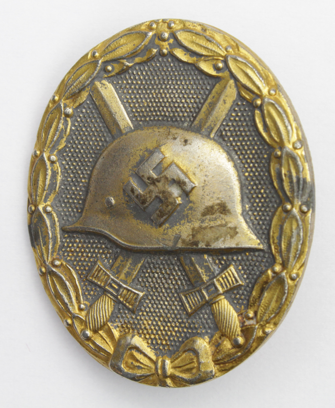 German Gold Wounds badge, solid