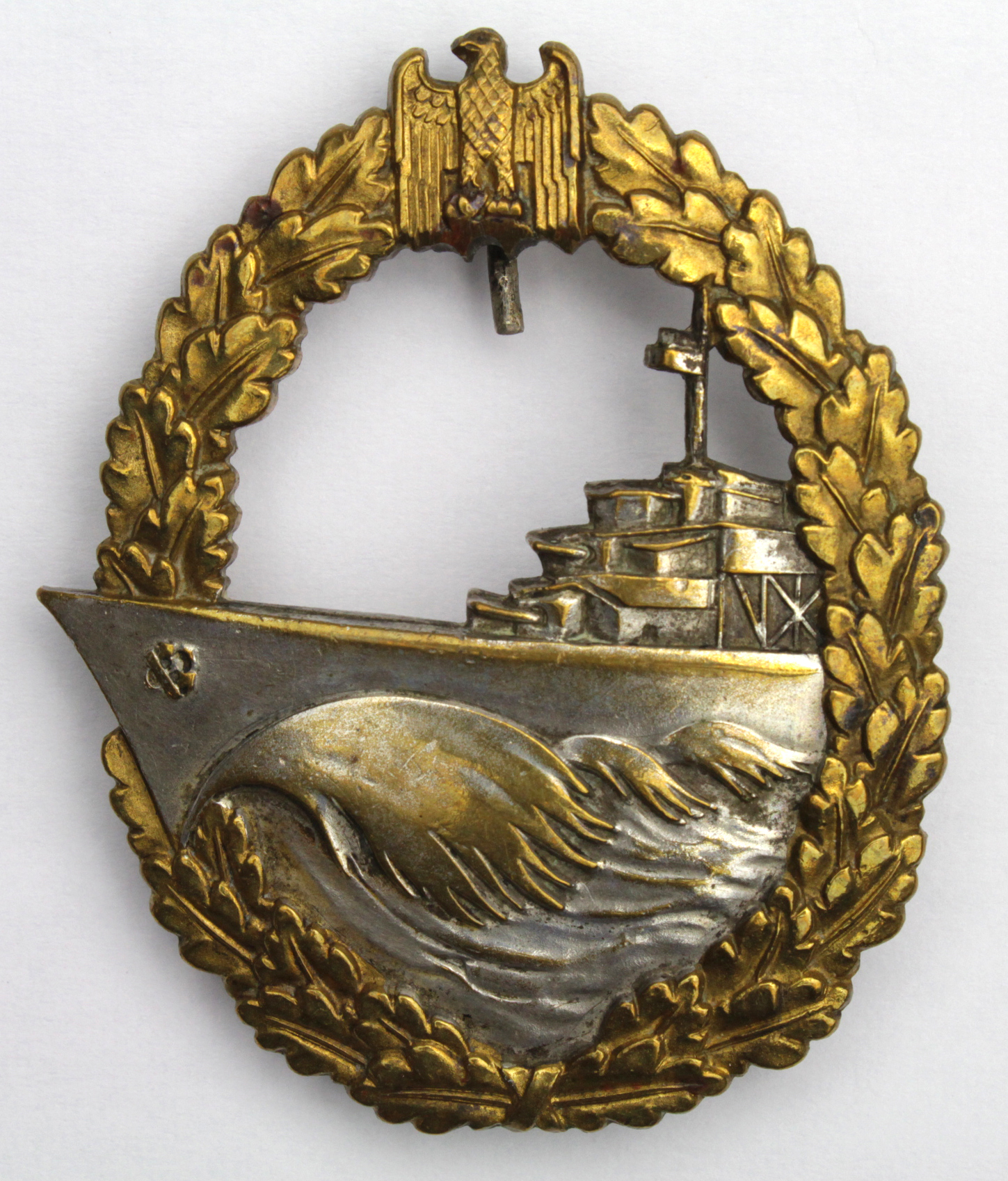 German Kriegsmarine Cruiser war badge