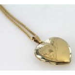 9ct Gold hallmarked Chain with 9ct hallmarked heart shaped locket, approx 18" length weight 5.2g