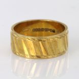 Hallmarked 18ct gold ring , Size O weight 7.3g