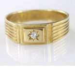Yellow Gold marked 585 Gents Diamond Solitaire Ring size T weight 5.1g