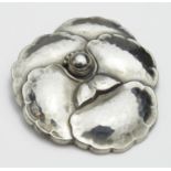 Georg Jensen silver brooch (no. 113), depicting a flower, makers marks stamped to reverse, 40mm x