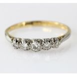 18ct Yellow Gold Diamond five stone graduated Ring, diamond weight totalling approx. 0.33ct.