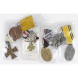 German WW1 medals collection of x5 all different with a bag of WW1 buttons.