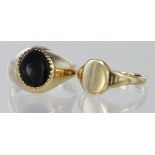 Two 9ct signet rings, one plain and one set with onyx, weight 4.0g