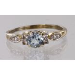 9ct gold, Fire Beryl & Swiss blue Topaz ring, size O, weight 1.7g